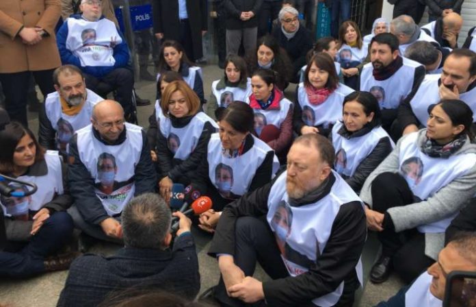 Police prevent HDP from marching in solidarity with deputy on hunger strike
