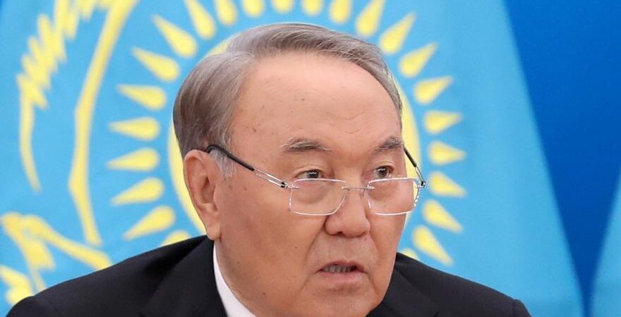 Nazarbayev hükümeti feshetti: Sizler hükümet ve bakanlar değil, sadece korkaklarsınız