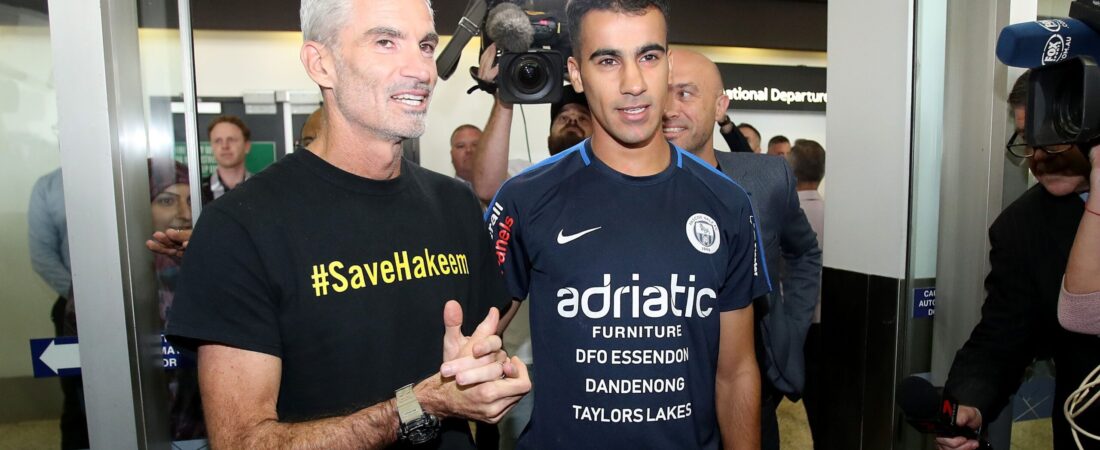 Tayland’da uzun süre tutuklu kalan Bahreynli futbolcu Araibi, Avustralya’ya geldi
