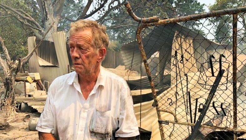 Yangın yerleşim alanına sıçradı: Melbourne’ye yakın Bunyip semtine sıçrayan yangında 9 ev kül oldu