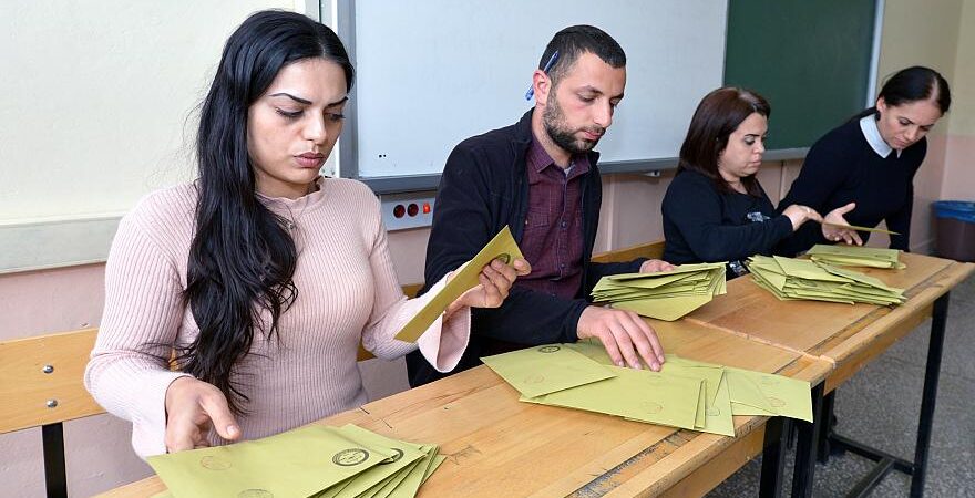 Tunceli’de seçim, TKP ve HDP adayı arasında çekişmeli olarak geçiyor
