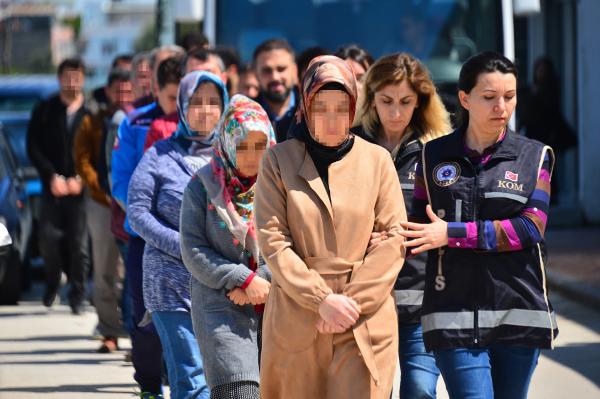 AKP rejiminin kadınlara yönelik cadı avı sürüyor: 4 kişi daha tutuklandı, 10 kişi adli kontrolle serbest