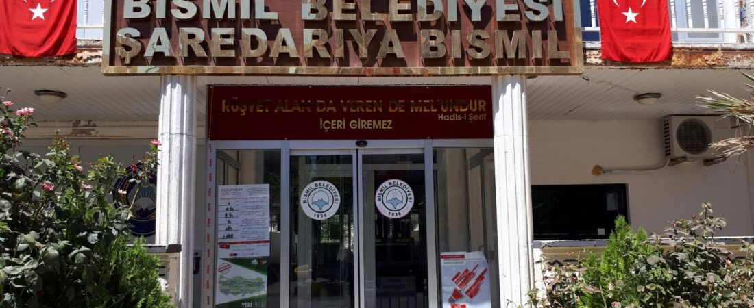 Ziya Pir: Bismil’de AKP kayyımı belediye binasını hibe etti