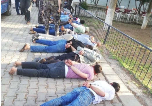 AKP 12 Eylül darbecileri gibi: Vatandaşları ters kelepçeyle yüzüstü yatırıp gözaltına alarak eziyet ettiler