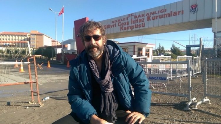 Gazeteci Deniz Yücel:Cezaevinde 3 gün işkence gördüm, yaşadıklarımın sorumlusu Erdoğan’dır