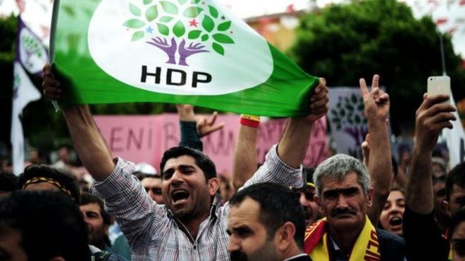İçişleri Bakanlığı 9 HDP’li meclis üyesini görevden aldı, çoğunluk AKP’ye geçti