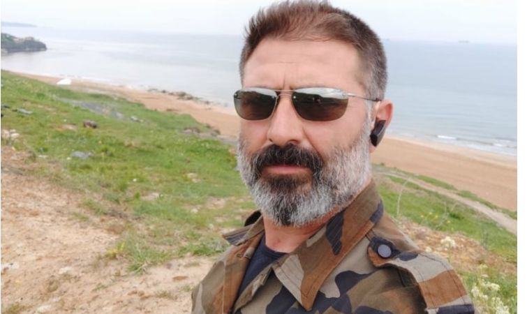 Polisin yaşadıklarını eşi Selda Akbaş yazdı : KHK’yla ihraç edildi, 21 ay yatıp, tarlalarda çalışarak ailesini ayakta tuttu