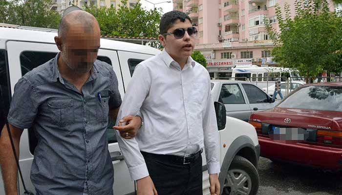 Görme engelli Cüneyt Arat program sunucularına seslendi: Beni canlı yayına çıkarabilecek misiniz?