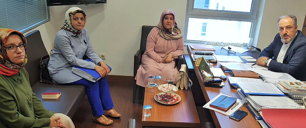 AKP’li Yeneroğlu, eşleri kaçırılan aileleri dinledi: Susmak insanlığımızdan istifa etmektir