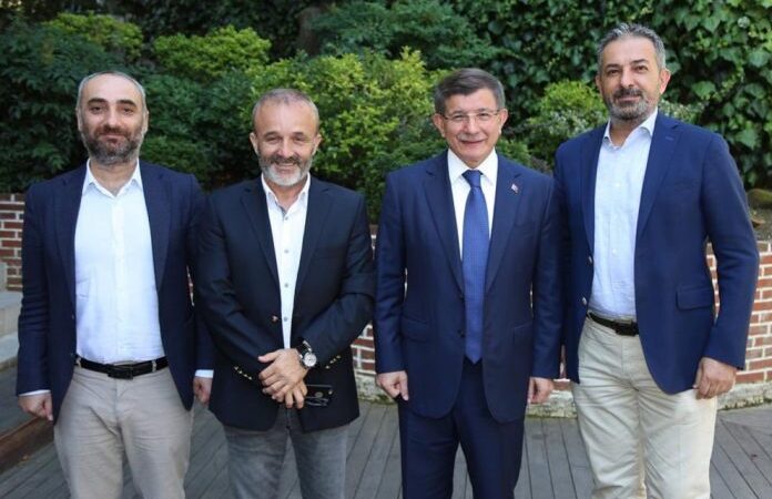 Sputnik: Davutoğlu’nun haber değeri yok, önemsemiyoruz