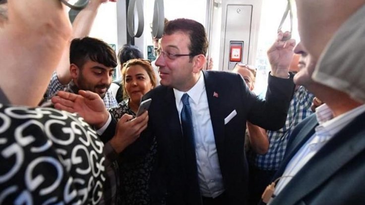 Ekrem  İmamoğlu tramvayda İstanbulluların taleplerini dinledi