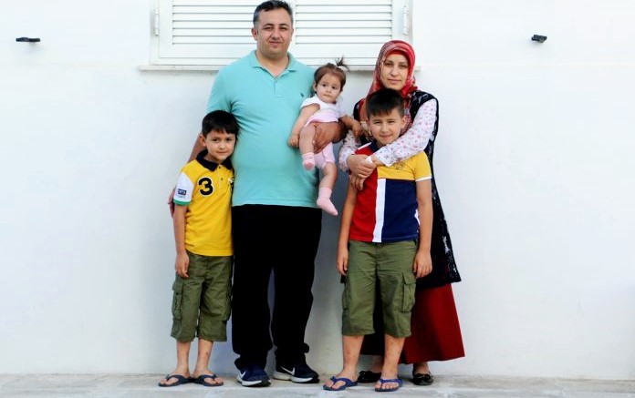 Polis’in gölgesinden Meriç’i geçtiler: Polisin doğumhane baskınıyla gündeme gelen Betül Özkan, Zülâl kızıyla Türkiye’yi terk ettiler