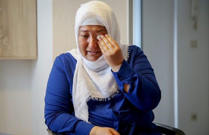Çin yönetiminın baskısını göşyaşlarıyla anlattı: Babam görmedi, ben 25 yıl görmedim, sadece hürriyet istiyorum