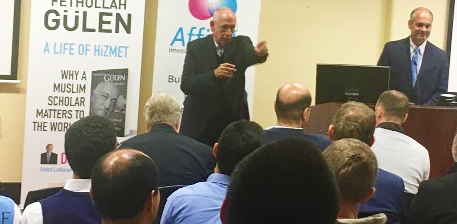 Kitabın Yazarı Pahl, Hizmet’e yapılan baskının şahidi olduğunu söyledi: Gülen’in biyografisini anlatan kitabın tanıtımı Sydney’de yapıldı