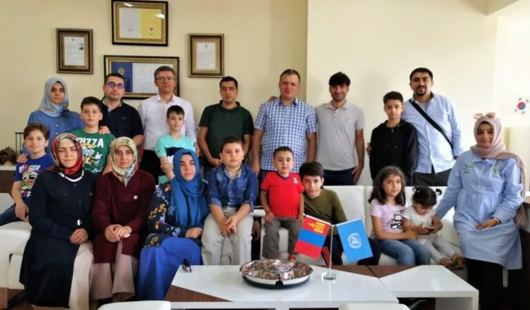 AKP’nin şerrinden kurtuldular: Moğolistan’daki öğretmenler BM korumasıyla Kanada’da