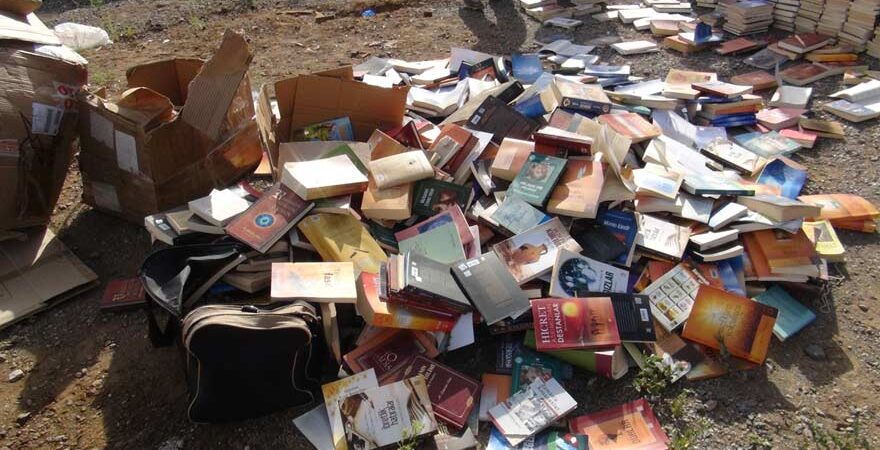 Bakan Selçuk’dan bir itiraf daha: 301 bin 878 adet kitap imha edildi
