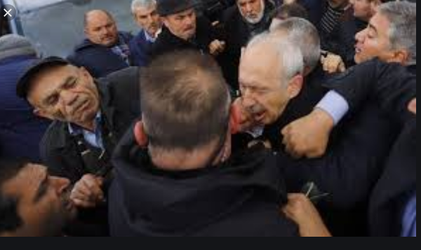 CHP Genel Başkanı Kılıçdaroğlu’na Kuşadası’nda yumurtalı saldırı: 1 kişi gözaltında