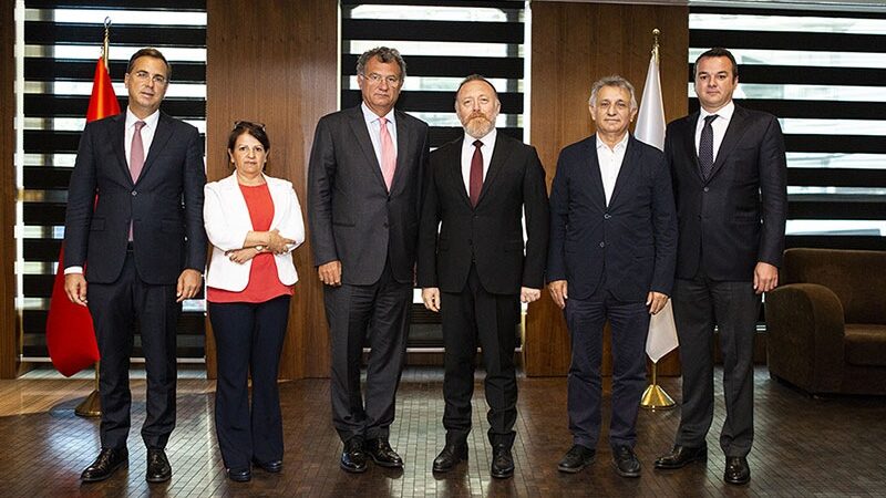 HDP heyeti TÜSİAD’ı ziyaret etti: Demokrasi ittifakı konusunda hazırlanan belgeler TÜSİAD’le paylaşıldı
