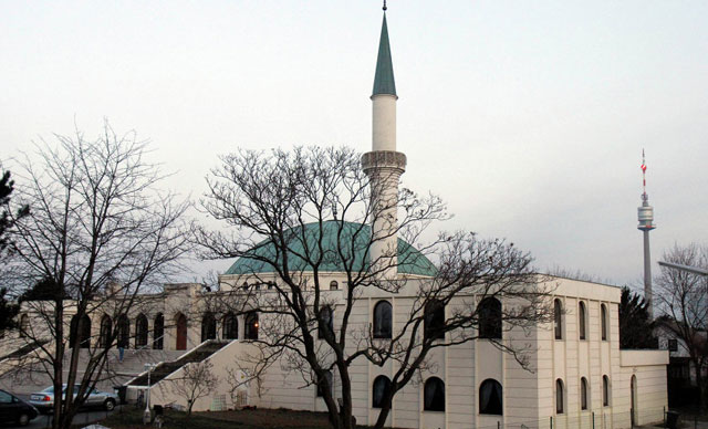 Avusturya, Diyanet ve Milli Görüş camilerini kapatma kararı aldı