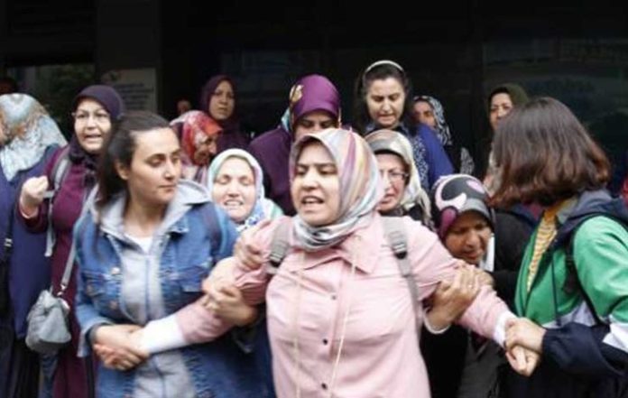 ‘Harbiyeli Anneleri’ne polisten ahlaksız şiddet: 14 anne darp edilerek gözaltına alındı