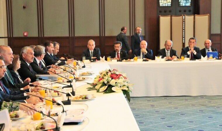 İmamoğlu ‘Saray’daki sandalye’ tuzağı için: Oturduğumuz koltuk durup dururken kırıldı, sandalye niye kırıktı?