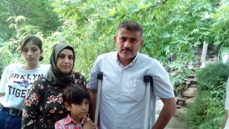 Savunması bile alınmayan yürüme engelli KHK’lı öğretmen hapse girdi