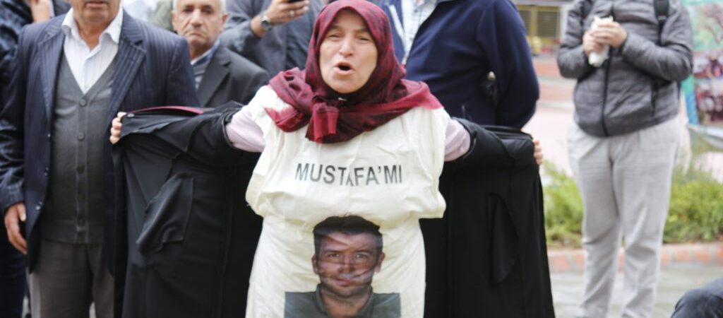 MİT’in kçırdığı Mustafa Yılmaz’ın annesine ikinci gözaltı: Araç içinden yürek parçalayan görüntüler
