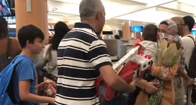 Gurbette bir kavuşma hikayesi: Parçalanan binlerce aileden birinin kavuşma anı herkesi gözyaşlarına boğdu