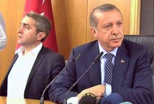Planlı darbe gününde Erdoğan’ı karşılayan İl Başkanı Temurci: AKP Pelikan’ı meşrulaştırdı, Perinçek’i kucakladı