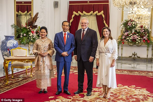 Morrison eşiyle törene katıldı: Endonezya’da Widodo ikinci kez başkanlık yemini etti