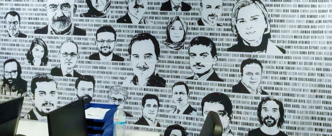 Tutsak gazeteciler ülkesi; Türkiye!