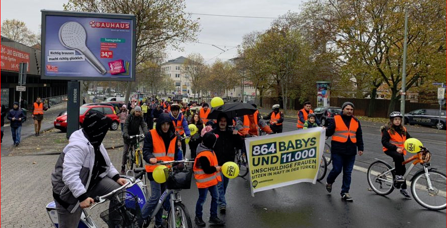Almanya’da Türkiye’deki cezaevlerinde bulunan 864 bebek için pedal çevirdiler
