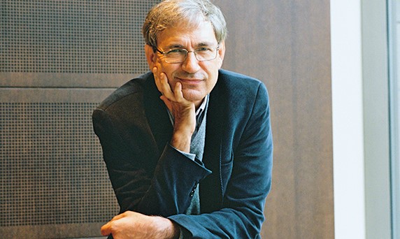 Yazar Orhan Pamuk: Türkiye’de gerçekleri söylemek için Altan gibi cesur olmak gerekiyor