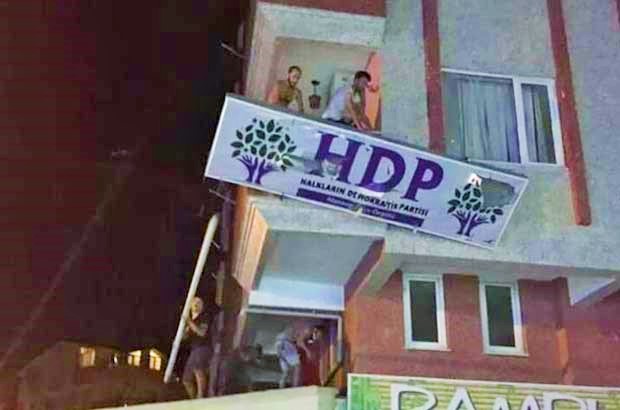 Diyarbakır Valisi suç işliyor: HDP’li 70 meclis üyesinin yerine kayyım atandı