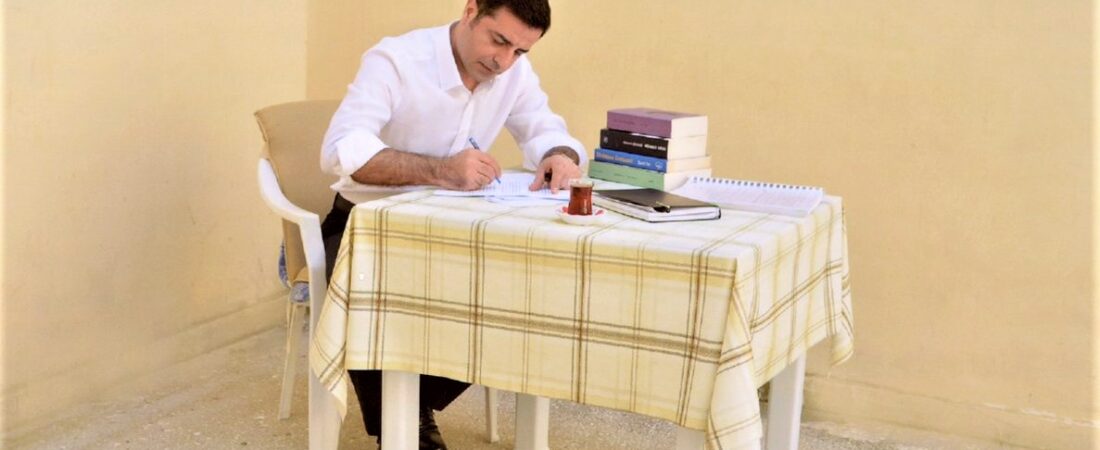Selahattin Demirtaş köşe yazarlığına başlıyor