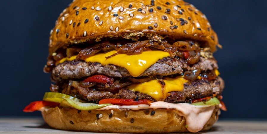 Sydney’de hamburgerin içinden metal çubuk çıktı
