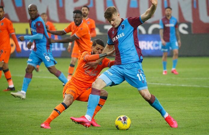Zirve mücadelesi veren Trabzonspor ile Başakşehir 1-1 berabere kaldı