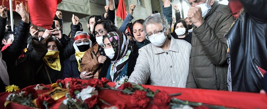 Polis cemevine girip İbrahim Gökçek’in cenazesini kaçırdı