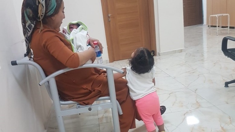 10 günlük bebeğiyle tutuklanan annenin sütü kesildi, bebeğin gözleri iltihaplandı