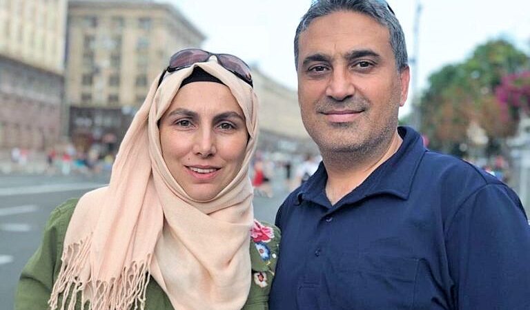 Cadı avı sonucu yargılanan iş adamının evini yağmaladılar
