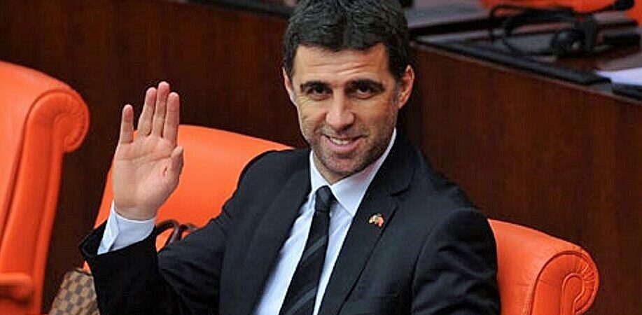 Hakan Şükür’den ‘küçük enişte’ Davutoğlu’na: Ben istifa ettim, sen kovuldun