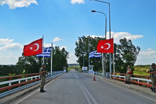Yunanistan, Türkiye’yi kıta sahanlığını ihlal etmekle suçladı