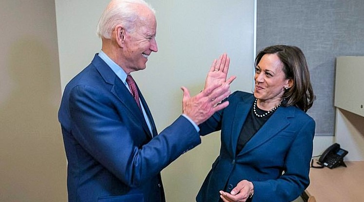 Joe Biden, yardımcı olarak siyahi Kamala Harris’i seçti