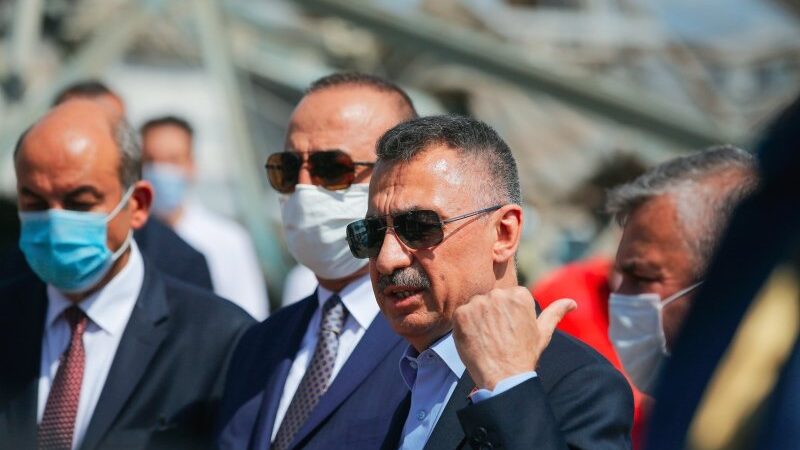 Oktay ve Çavuşoğlu’ndan Lübnan’da ‘vatandaşlık’ şovu
