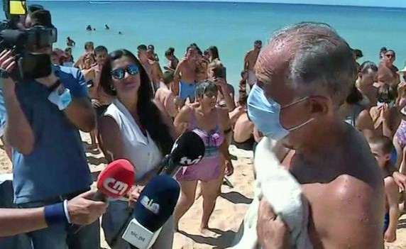 Portekiz Cumhurbaşkanı, boğulma tehlikesi geçiren kişileri kurtardı