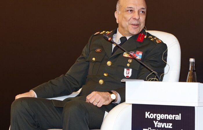 Harbiyelilere 15 Temmuz kumpası: Beyaz yelekli şahıs Korgenaral Yavuz Türkgenci