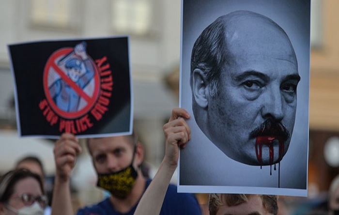 Belarus Devlet Başkanı Lukaşenko seçimlerin yenilenmesine şartlı ‘evet’ dedi