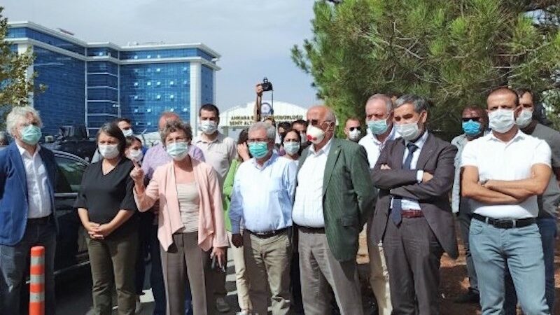 HDP’den Emniyet’in önünde tepki: Tutuklu arkadaşlarımıza bir şey olursa siz sorumlusunuz