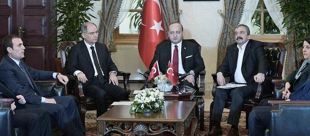 Sırrı Süreyya Önder: Efkan Ala ‘Kobani beni aşar’ dedi, Davutoğlu huzurunda görüştük
