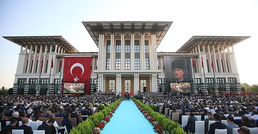 1 Saray’ın harcaması, 3 milyon öğrenciye denk geliyor